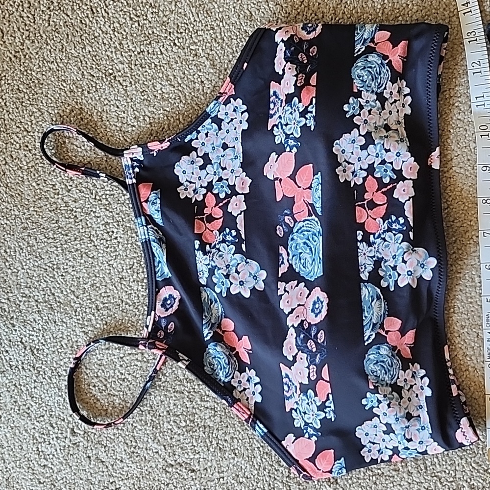 Halter Bikini Set - Picture 4 of 7